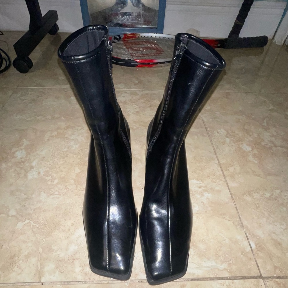 Jeffrey Campbell Geist Boot
Size 7